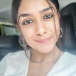 Mrunal Thakur Instagram – Now my right cheek matches @aashianahluwalia ‘s cheek 👅🤌🏽

Few grams lighter 👋 (🦷🦷)