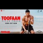 Mrunal Thakur Instagram - Jo hai namumkin, wahi karna hai ek din. It’s time to break barriers and unleash the storm within you. #ToofaanTitleSong out now @siddharth.mahadevan @jaduakhtar @shankarehsaanloy @tubbys_music @faroutakhtar #PareshRawal @hussain.dalal @primevideoin @excelmovies @romppictures @ritesh_sid @rakeyshommehra @vjymaurya @ozajay @zeemusiccompany #AnjumRajabali @kassimjagmagia @vishalrr #ToofaanOnPrime