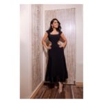 Mrunal Thakur Instagram – Say hi to Ananya.. 🙋🏻‍♀️ 

Dress : @prabalgurung
Jewelry : @vandalsworld_unofficial 
Heels : @oceedeeshoes

Styling @tanghavri @nidhijeswani

Make up : @missblender
Hair : @nidhichang @bbluntindia
Photos: @thetiltedlens

Managed by @aashianahluwalia