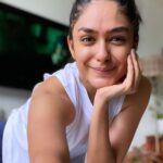 Mrunal Thakur Instagram – #sundayvibes