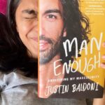 Mrunal Thakur Instagram – SUNDAY MORNING VIBES ⛅️🕔

I got so lucky to receive this signed copy by @justinbaldoni who is not just my inspiration but a brave soul to start this conversation around masculinity!

You made my day @justinbaldoni !
Thank you ❤️

Can’t wait to read it 

P.S I love you, Rafael!

#sundayfunday #sunday #manenough #joy #reading #instabook #signedcopy #gratitude #love #justinbaldoni #fangirl #rafael #happy #morning