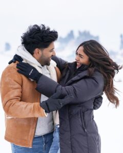 Mrunal Thakur Instagram - Yessirrrrr 🤣🙌🏻 @gururandhawa kitna hassate ho yaar aap 🤣🤣🤣