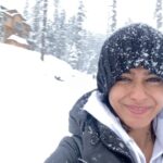 Mrunal Thakur Instagram – Have an ice day ❄️ 

#kashmir #snow #missing #sunday Gulmarg