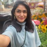 Mrunal Thakur Instagram - 🌻 🤳 #instadaily #flowerstagram #love