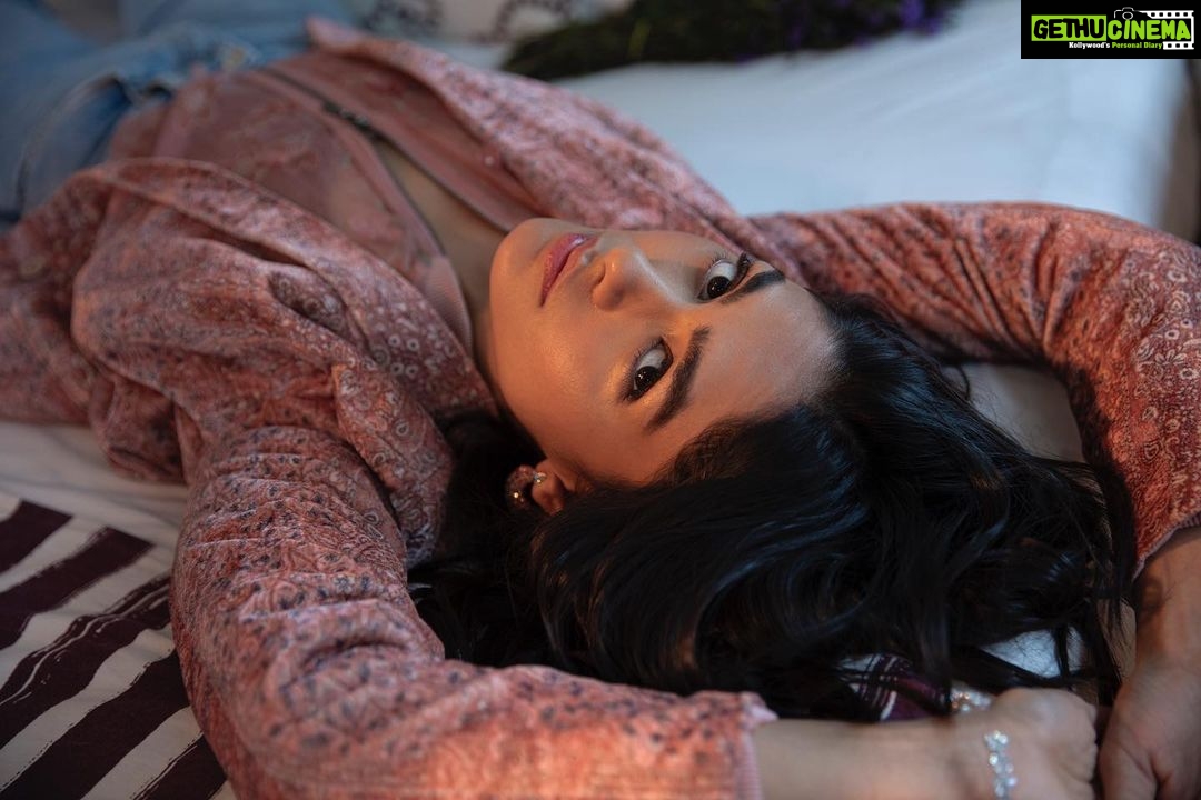 Mrunal Thakur Instagram - Woke up like this 💖😜