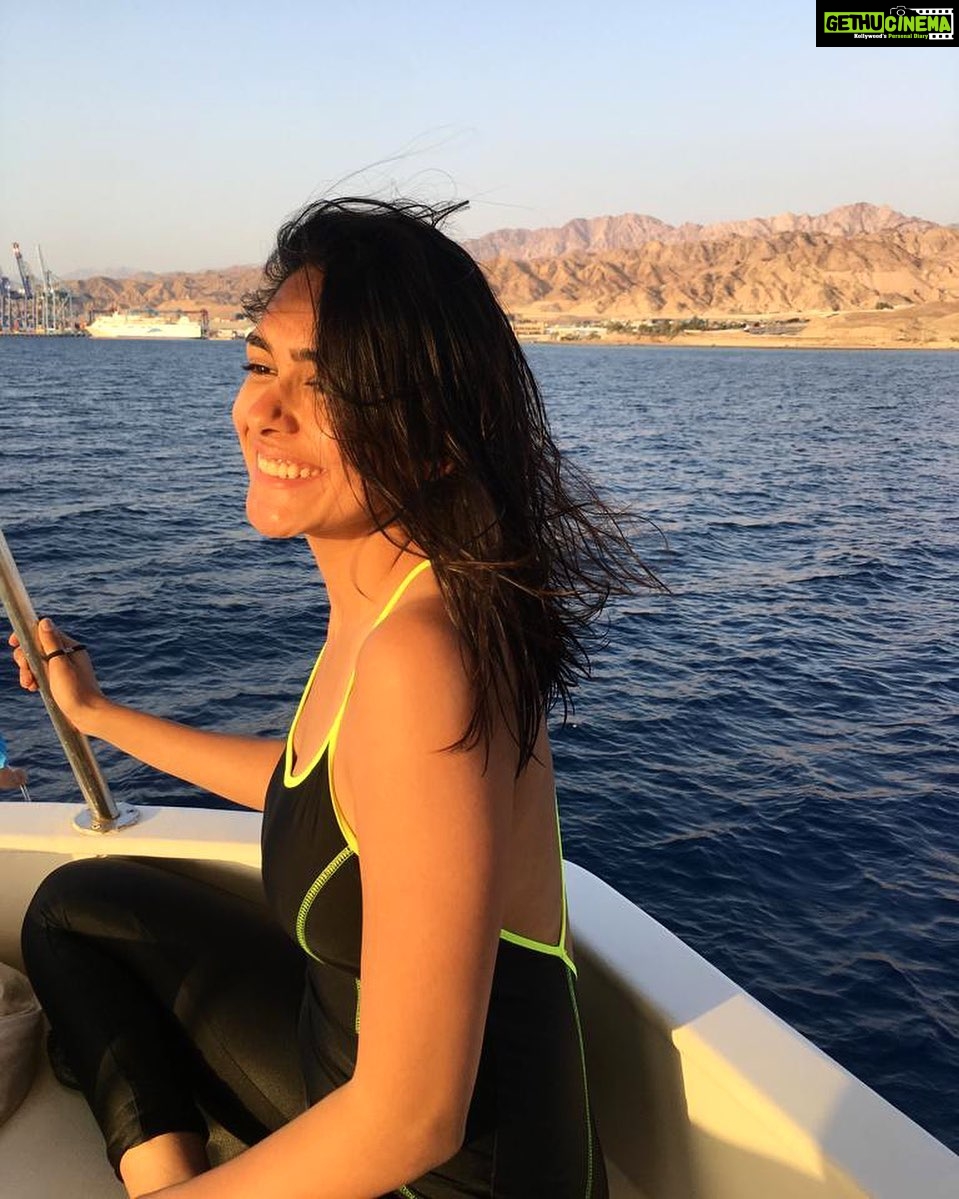 Mrunal Thakur Instagram - I've been watching you For some time Can't stop staring At those oceans eyes Burning cities And napalm skies Fifteen flares inside those ocean eyes Your ocean eyes .... π π #hopelessromantic #ocean P.S Fomo is happening! This is an old pic ππ₯Ί #throwback Instead Gonna watch Notting hill tonight β€οΈπβ€οΈπβ€οΈπβ€οΈπ