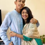 Mrunal Thakur Instagram - I LOVE YOU ❤️ #happybhaubeej👫🎁 #diwali #loveyou