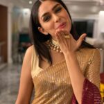 Mrunal Thakur Instagram – 💋💋💋