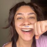 Mrunal Thakur Instagram – Hello 🤪

 Chacha lohar…. 
 Chacha lohar….. 
Meri ek muchhhh jhata-paat kaat 🤣