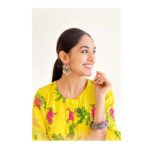 Mrunal Thakur Instagram - In the world full of spicy momos , will you be my sweet Ukadiche Modak ? 😜😈😹 😂😂 Raise your hands if you LOVE Ukadiche modak !!!! Thank you @pranayjaitly for always encouraging and styling me ❤️🌻🌻🌻 Outfit - @labelearthen Jewellery- @kohar_jewellery Jutti- @fizzygoblet Styled by - @who_wore_what_when Clicked by my personal photographer @mthaofficial2017 🥰thank you bro . . . #ganeshchaturthi #2020 #marathimulgi #indianfestival