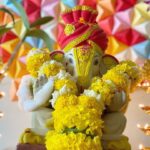 Mrunal Thakur Instagram - Bola Ganpati bappa Morya🌺🌺🌺