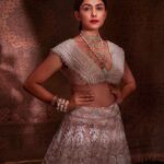 Mrunal Thakur Instagram - I was accompanied by the very best! @azafashions @manishmalhotraworld @manishmalhotra05 @manishmalhotrajewellery @tejasnerurkarr @lakshsingh_hair @missblender @castelino_priyanka @bling_entertainment @aashianahluwalia @ash_arunkumar @medivija21 ❤️