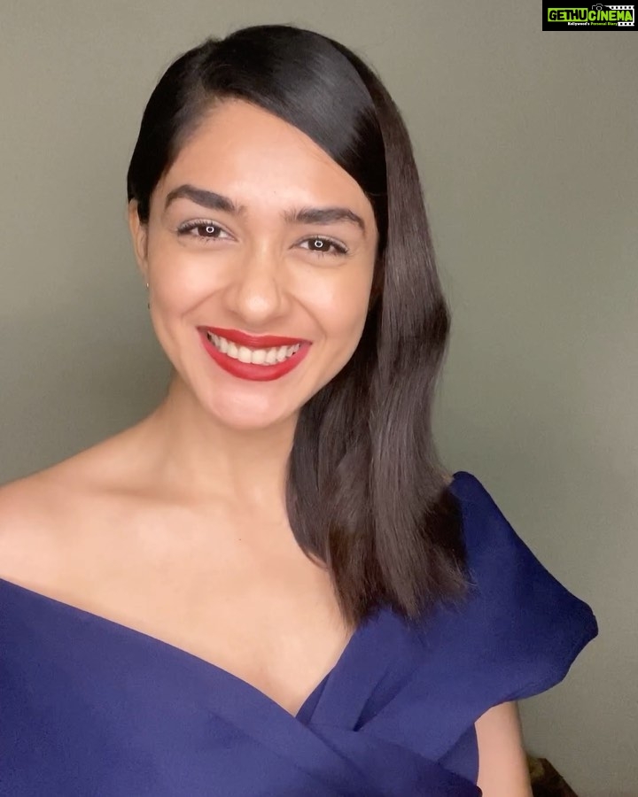 Mrunal Thakur Instagram - Happy World Lipstick Day girls 💋! It’s been a strange time and I have missed getting ready. But who needs a reason to feel 🔥 I urge you to put on your favourite red lipstick, take a selfie and post it on your feed to participate with me in the #RedAndReadyAgain challenge ...Because we don’t need a reason to wear red 💋❤️ even at home. Come on challenge your girl gang too!!! Time to get #readyagain Stand a chance to get featured on @lakmeindia’s feed and win exciting products 💄 Post a picture on your feed with the hashtag #RedAndReadyAgain 💄 Tag @lakmeindia for a chance to be featured on their Instagram page Find your perfect lipstick on www.lakmeindia.com