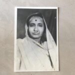 Mrunal Thakur Instagram - Aaji ani mi ❤️ #grandma #memories #marathimulgi