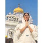 Mrunal Thakur Instagram – I firmly believe that in every situation, no matter how difficult, god extends grace greater than the hardship, strength and peace of mind that can lead us to a place higher than where we were before.

#besafe #pray #prayfortheworld