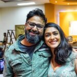 Mrunal Thakur Instagram – #throwbackthursday  to an unforgettable experience with my fav @nikkhiladvani 
Wrapped batlahouse same day, one year ago!