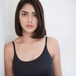 Mrunal Thakur Instagram –