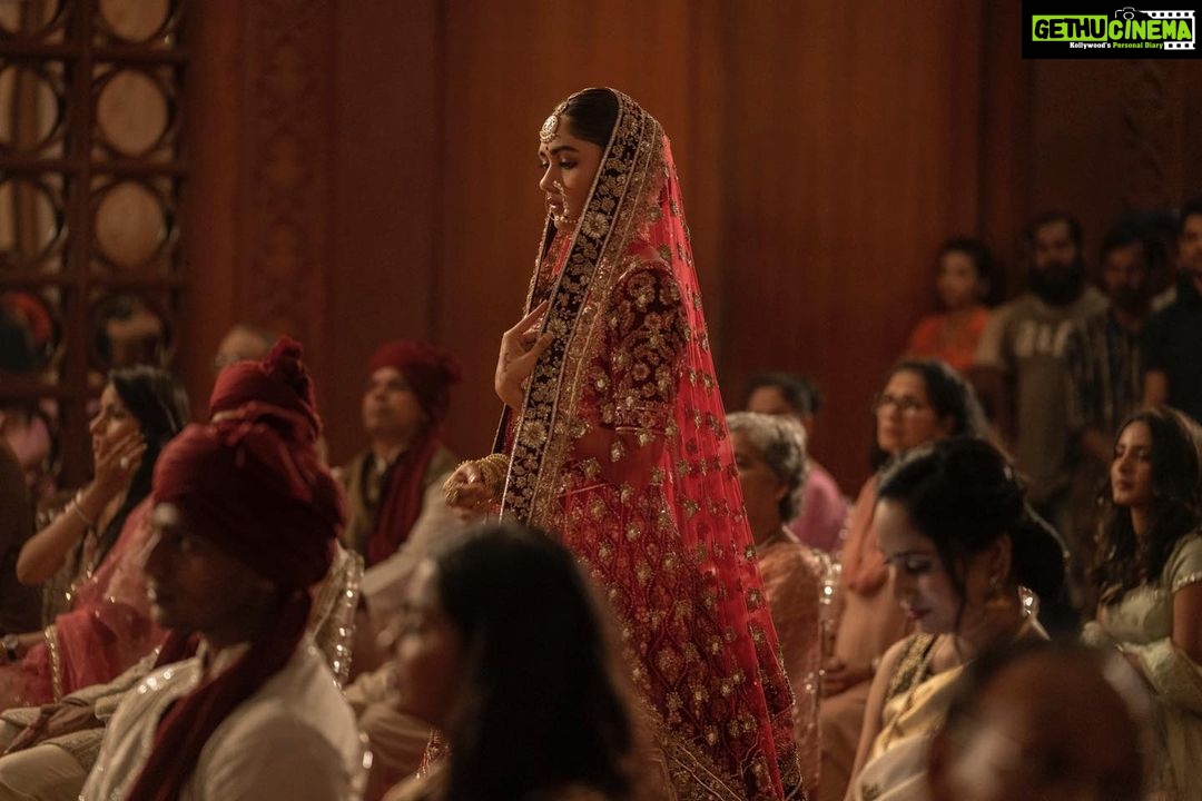 Mrunal Thakur Instagram - Feels like a dream ! @manishmalhotra05 I have never looked so beautiful!!!! @ekalakhani I am having lehengahangover 😜