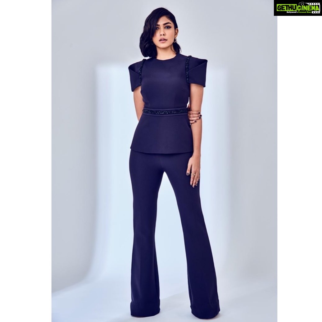 Mrunal Thakur Instagram - #ghoststories #Netflix