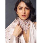 Mrunal Thakur Instagram -