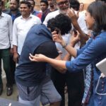 Mrunal Thakur Instagram – When he’s on a diet 🤪🤪@faroutakhtar hehehe ! 
@rakeyshommehra 
#toofan #teamtoofan #halfwaycelebration