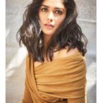 Mrunal Thakur Instagram - #throwback . . . . @helo_indiaofficial