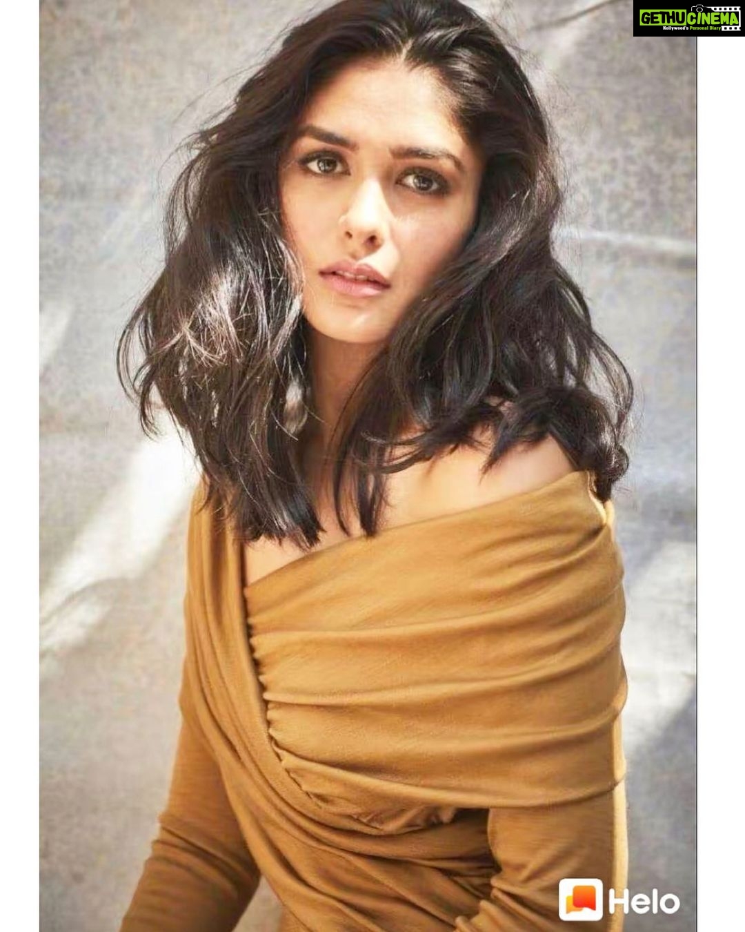 Mrunal Thakur Instagram - #throwback . . . . @helo_indiaofficial