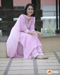 Mrunal Thakur Instagram - 💖💖💖 @helo_indiaofficial