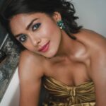 Mrunal Thakur Instagram - Gold Awards 2019...
