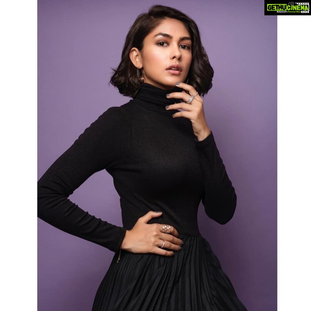 Mrunal Thakur Instagram - Success isn't about how much money you make (followers you have)π .It's about the difference you make in people's lives. In @massimodutti for @mumbaifilmfestival Clicked by @tejasnerurkarr Hair and makeup by my beautiful @missblender Styled by @pranayjaitly β€ @who_wore_what_when . Jewellery by @ayanasilverjewellery Shoes - @stella.shoestolove . This credit is really special my fashion expert @kunsahuja