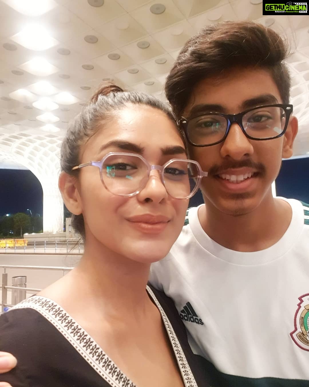 Mrunal Thakur Instagram - Oh @mthaofficial2017 I LOVE YOU my child ! Oops my handsome man 😈 Happy birthday BFF! Still remember the day you were born! It was rainy night full filmy... Yes .. Yes !! We didn't pick you from Dadar station heheheh happy ??? May you get everything you wish ,you desire ❤ Happy 15th !