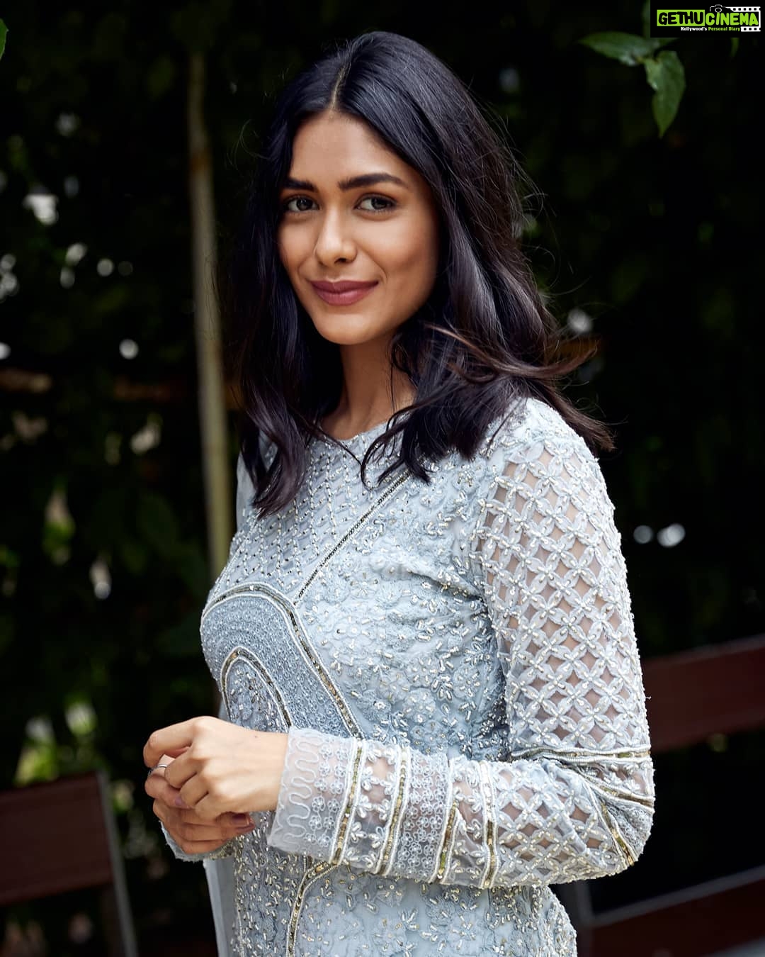 Mrunal Thakur Instagram - for you to see beauty here does not mean there is beauty in me it means there is beauty rooted so deep within you you can't help but see it everywhere... -Rupi Kaur . . . . . . . . . . . #indianwear #fashion #ethnicwear #indianfashion #india #style #kurti #ethnic #traditional #instafashion #indian #embroidery #indianethnicwear #kurtis #ootd #mumbai #sareelove #wedding #designer #bollywood #designerwear #kalkifashion #instagood #makeup #tuesday