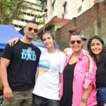 Mrunal Thakur Instagram - @pragyadav Shamsher would be so proud of his mumma ! We all must celebrate it differently by giving it back to the city we call home .... @mahimbeachcleanup you guys are rockstars! Didn't get a chance to meet you both @rabia.tewari @indranilsm but honestly I absolutely admire the initiative you have started and really look upto you . . . #saturdaymorning #mahimbeach #beachcleanup #mumbai #cleanup #ocean #beatplasticpollution #fortheocean @snehzala 🤗🥰