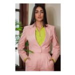 Mrunal Thakur Instagram - Suit @mintblushdesigns Jewellery @flowerchildbyshaheenabbas Shoes @intoto.in Makeup @missblender Hair @mallikajolly Styled by @who_wore_what_when Photograph by @arorachinmay @thecinemadreamer Delhi, India