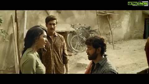 Mrunal Thakur Instagram - Oh god , look what I found two rehearsal videos right before the we shot the scene... @vinraw @ganeshkumar.fti Thank you so much.. I remember , I was so nervous while filming this particular scene but I had “woo sattar minute” moment 🙏🏻. @hrithikroshan You said so many things without actually saying it ! Thank you for always being there for me 😇 @castingchhabra This film is so special and close to my heart ... thank you for casting me @nandishsandhu you rock star 💫 nailed each and every scene and #Vikasbahl I still remember the day when you and @anaygoswamy Sir told me I am playing Supriya and I Didn’t believe it haha. Allowing me to explore as a performer,appreciate and motivate every single time . @anaygoswamy I am in love with each and every frame big fan of you sir and my 3 rock stars @tanvgandhi @mantenamadhu and @vivekbagrawal for pampering me and making me comfortable . Special thank you @missblender @_adsule_pravin_ #vinaysingh @mallikajolly @roohaniyagnik1 #gurusir #sid #nadeem #deepti #sonia #Subodh and entire cast and crew of @super30film Sambar Lake Rajasthan