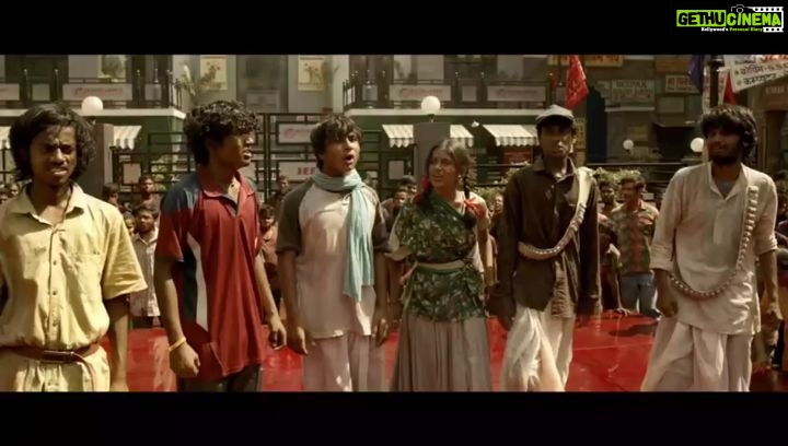 Mrunal Thakur Instagram - Basanti no dance..... song out now πππ @hrithikroshan @mrunalofficial2016 @nandishsandhu β¬@theamitsadh #PankajTripathi βͺ#AnandKumar @sarkarshibasish #SajidNadiadwala @prem_areni @janardandhatrak @aslidivyakumar @parmarchaitally @ajayatulofficial #AmitabhBhattacharya @reliance.entertainment @nadiadwalagrandson @zeemusiccompany @super30film