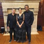 Mrunal Thakur Instagram - What a beautiful evening in Washington DC! . . @_adilhussain @apneaap #cast #ruchiragupta #tabreznoorani @rajeshmirchandani @SCJ @una.usa #kelly 🙏🙏🙏