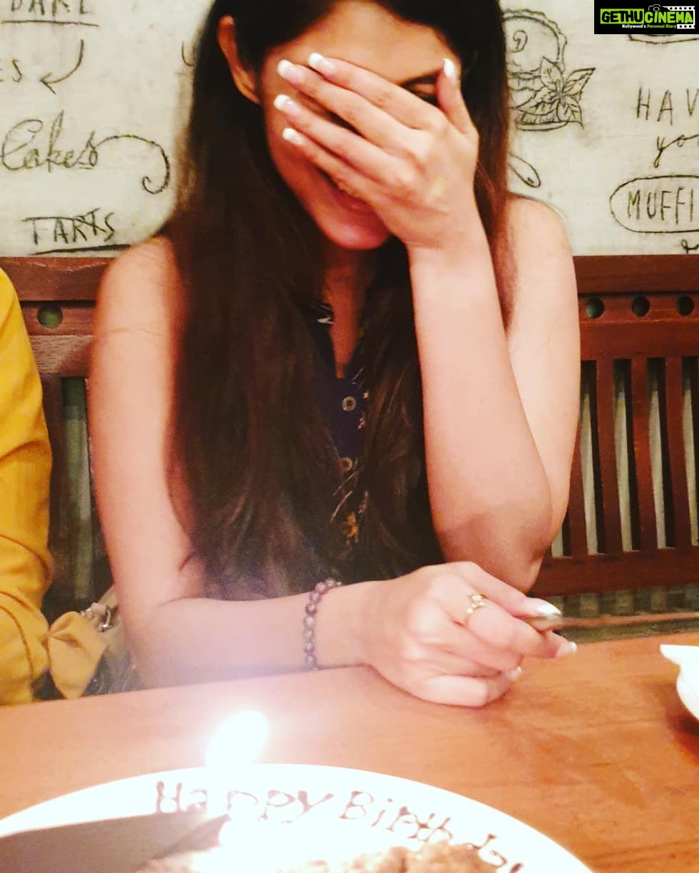 Mrunal Thakur Instagram - @missblender happy birthday Lochan ! You deserve the BEST Who run the world ? You Gurl 💗💗💗💖💖💖💗💖💖💖 #happybirthday #sister