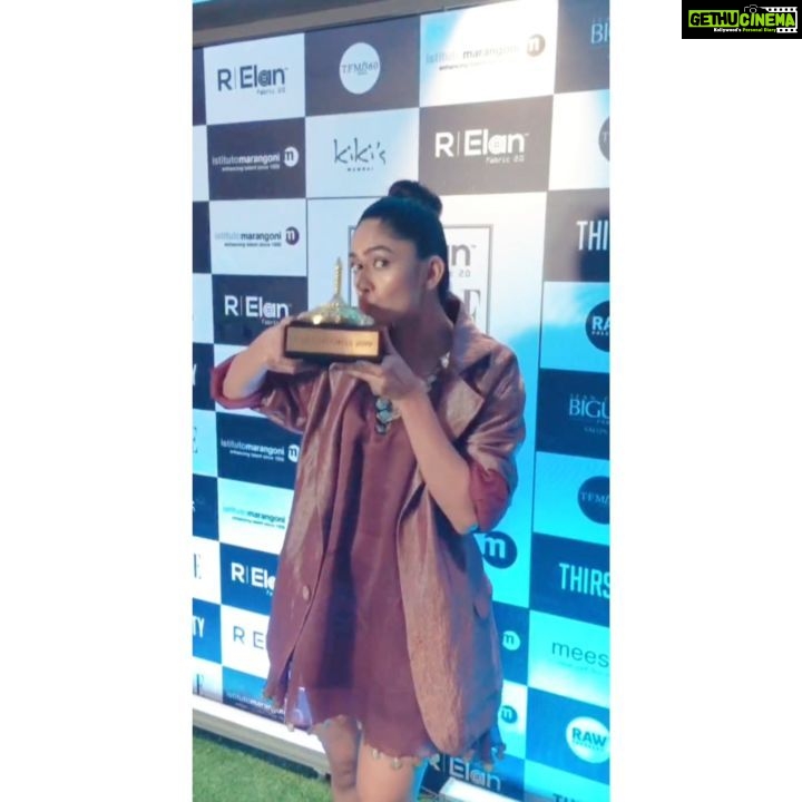 Mrunal Thakur Instagram - My 1st #ellegraduates2019 #bestdebutant2019 award for @lovesoniamovie Thank you @elleindia @rahulvijay1988 means the world to me! Wearing @diksha.khanna and makeup&hair by this genius @muasergio