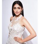 Mrunal Thakur Instagram –