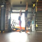 Mrunal Thakur Instagram – 🤜🤜🤜 @ritesh.shaiwal @easyhumanindia .
.
.
.
#stretches #workout #workoutmotivation #fitnessmotivation #fitness #timelapse