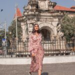 Mrunal Thakur Instagram – I had so much fun just spending time in my city with @metroshoesindia and representing Mumbai!❤️

I hope you loved it as much as I did! Checkout the styles I’ve flaunted and more on their website👠

#IndiaFashionStories #LetThereBeBright #iambright