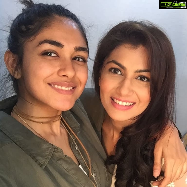 Mrunal Thakur Instagram - Happy birthday to the most beautiful sister.... Chutki ke taraf se dheer sara pyaar aur pucchi 😘😘🤩🤩