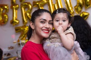 Mrunal Thakur Instagram - Zozo ❤❤❤ . . . . #masilove #1stbirthday #babygirl #instababies #cute #love #innocent 🦄🦄🦄🦄