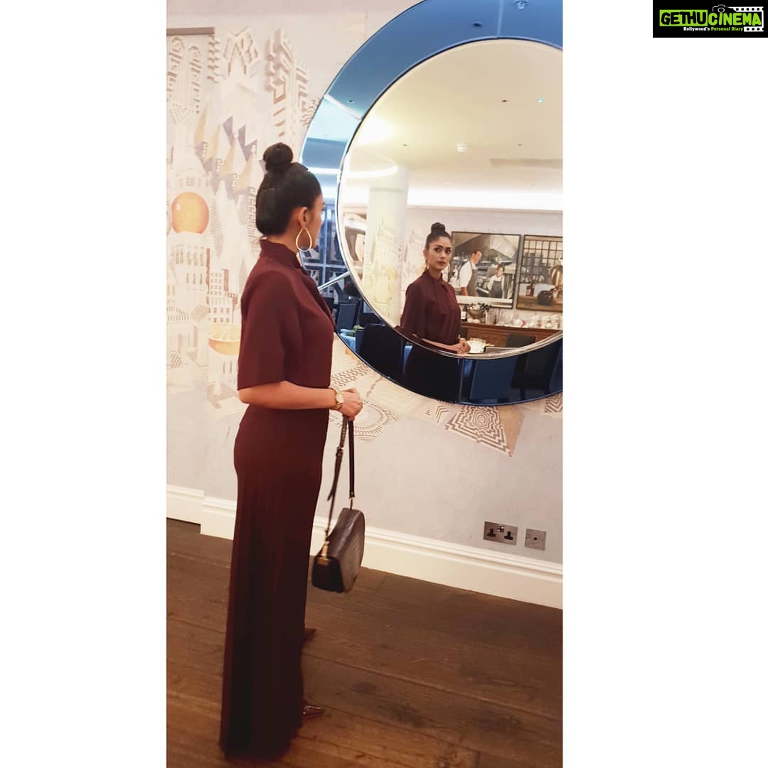 Mrunal Thakur Instagram - @mrsheetalsharma #aboutlastnight #styling #Love #london England