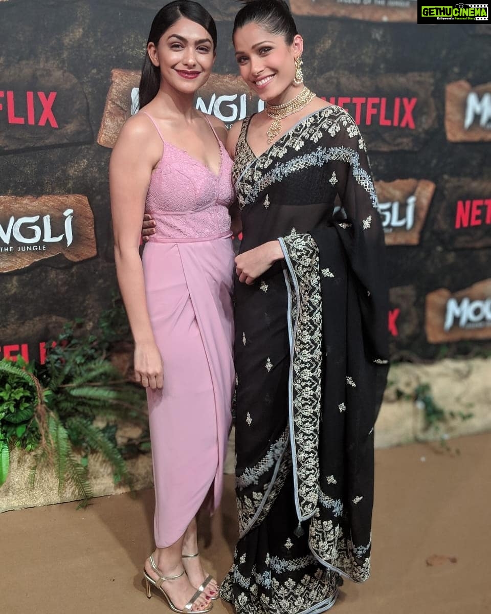 Mrunal Thakur Instagram - The World Premiere for @netflix_in s @mowglimovie with my beauties. . . . . #7thDec #netflix #mowgli #love #savethedate #redcarpet #worldpremier #rohanchand #freidapinto #andyserkis #christianbale YRF - Yash Raj Films