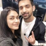 Mrunal Thakur Instagram - Happy AJ's day!!! I Dont believe we know each other since we were 21 ..... @arjitaneja happy birthday my one and only ! No one can replace you and no matter what I won't let that happen... P.S I hate you but I love you! #happy26thbirthday #bachpankedost #rabul #happybirthday Mumbai, Maharashtra