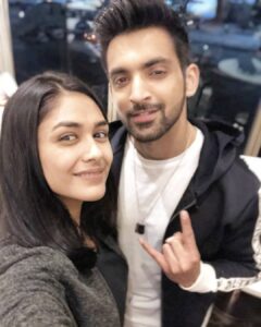 Mrunal Thakur Instagram - Happy AJ's day!!! I Dont believe we know each other since we were 21 ..... @arjitaneja happy birthday my one and only ! No one can replace you and no matter what I won't let that happen... P.S I hate you but I love you! #happy26thbirthday #bachpankedost #rabul #happybirthday Mumbai, Maharashtra