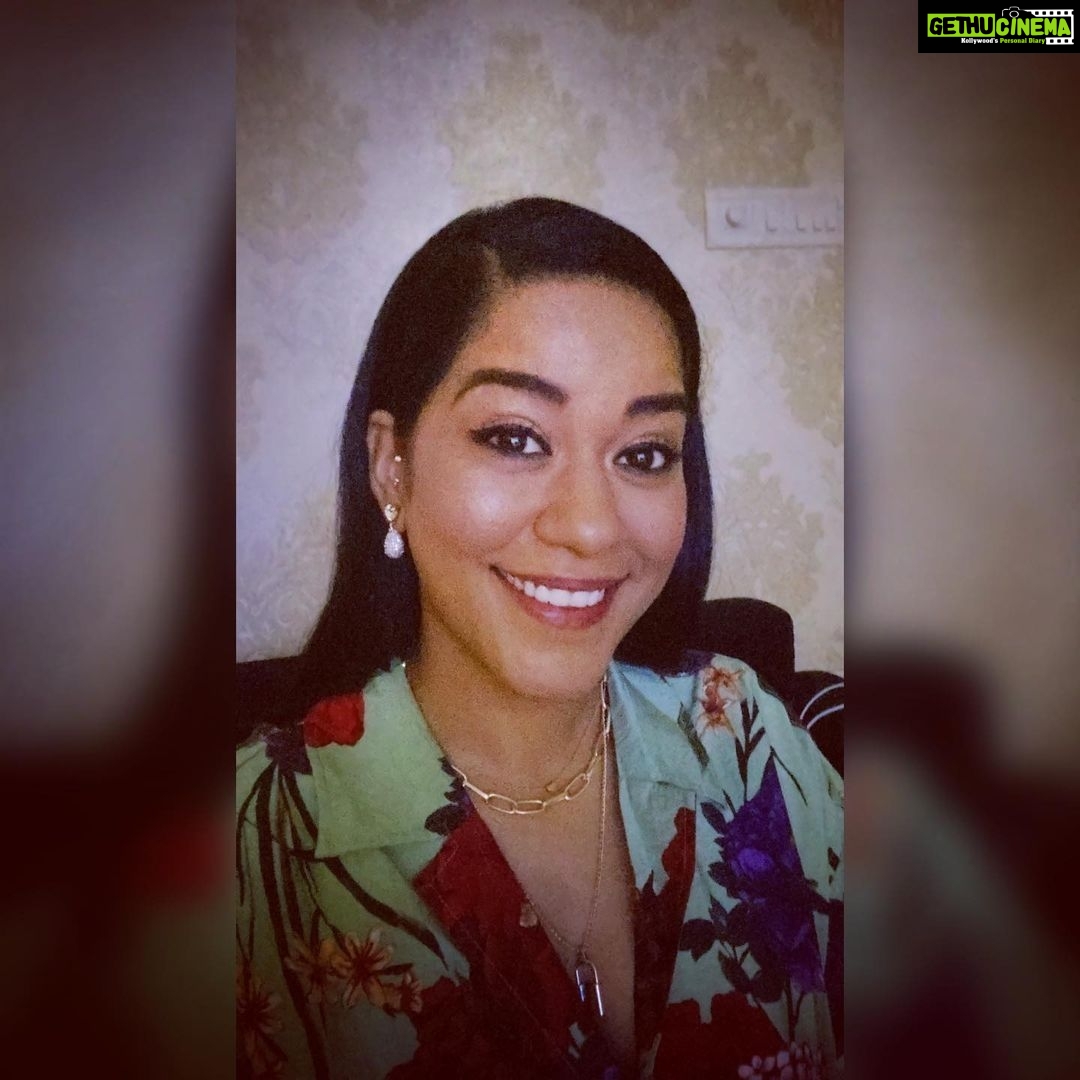 Mumaith Khan Instagram - Your visions will become clear only when you can look into your own heart. Who looks outside, dreams; who looks inside, awakes.-C.G. Jungπ. #acceptance #awesome #believeinyourself #respectyourself #care #dreams #encouragement #faith #grace #glitter #smile #stronger #peace #positivity #innerpeace #workhard #appreciation #selfesteem #selfrespect #motivation #wiser #wisdom #happiness #love #life ππΈπ