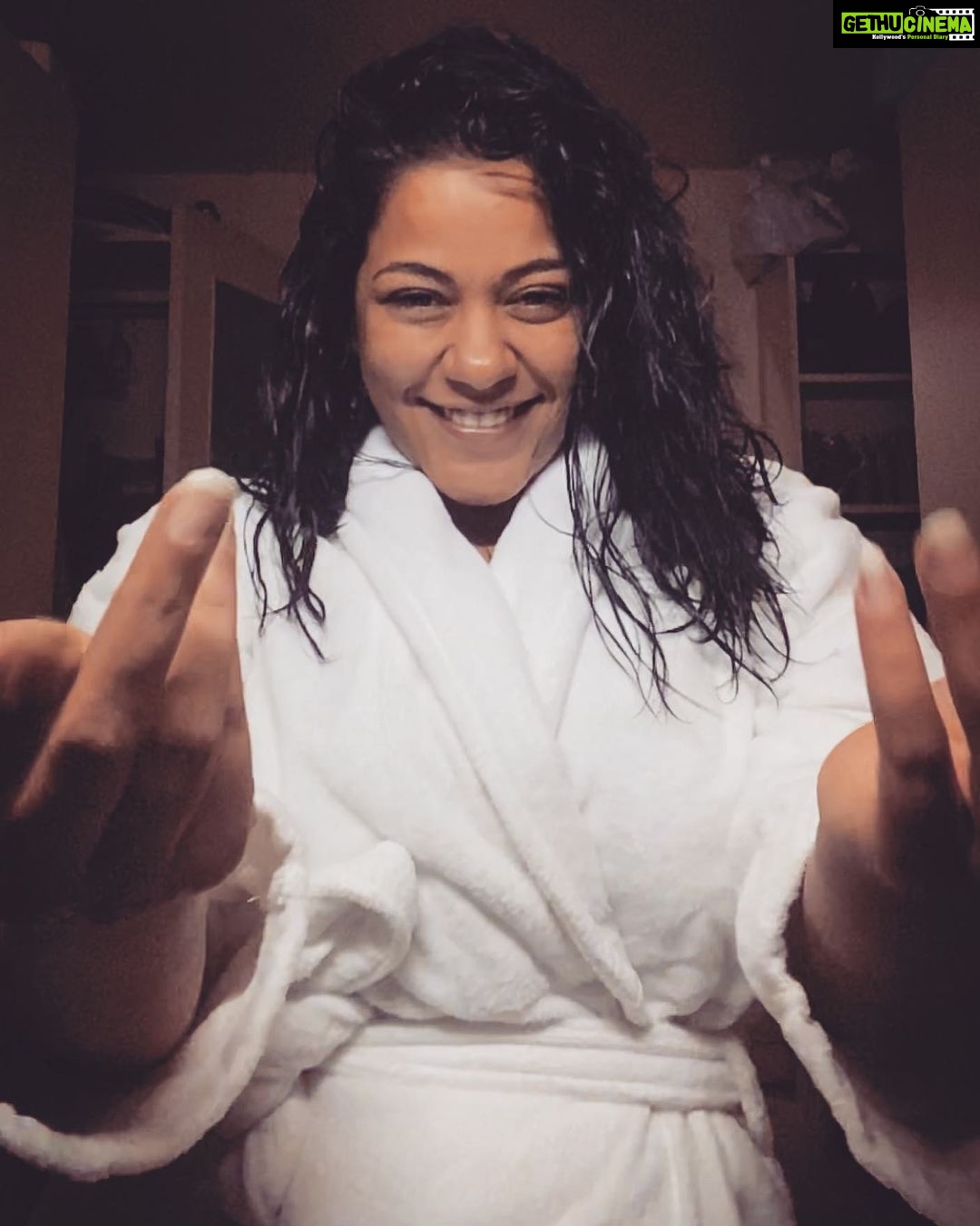 Mumaith Khan Instagram - Until you make the unconscious conscious, it will direct your life and you will call it fate.-C.G. Jungπ. #acceptance #awesome #believeinyourself #respectyourself #care #dreams #encouragement #faith #grace #glitter #smile #stronger #peace #positivity #innerpeace #workhard #appreciation #selfesteem #selfrespect #motivation #wiser #wisdom #happiness #love #life ππΈπ